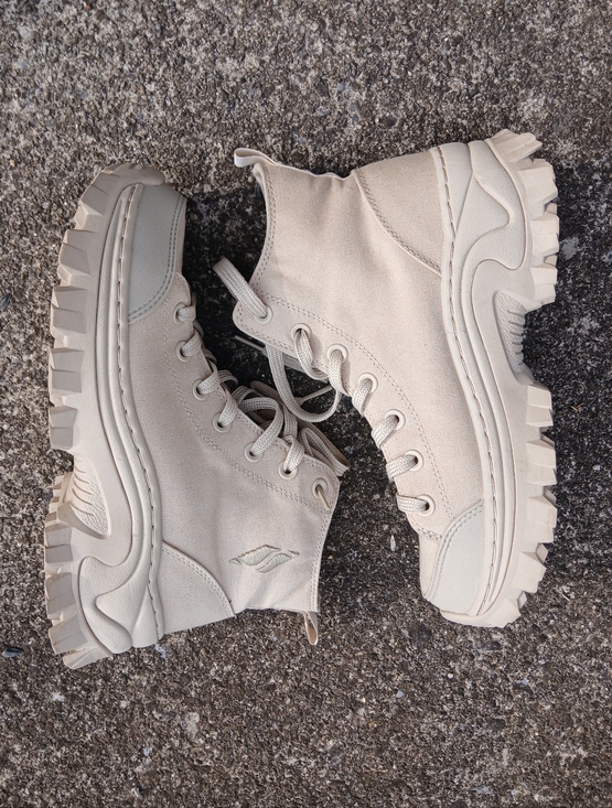 Skechers Shoes - Skechers Cream Women's Size 8 Chunky Lace-Up Ankle Boots